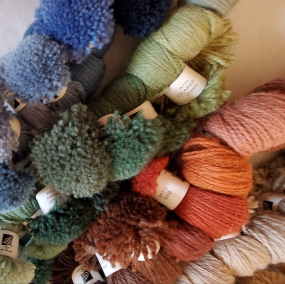 WOOLS OF NEW ZEALAND CARPET TUFT SAMPLES 3.5 lbs - Picture 3 of 9